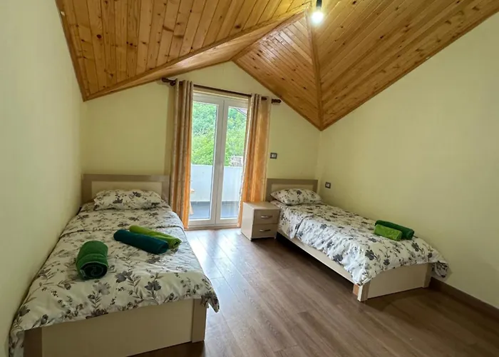 Artjoni Fierze בית הארחה