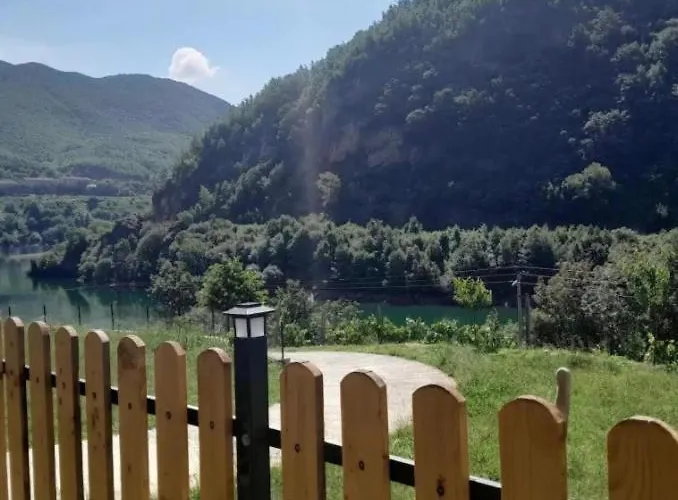 Πανσιόν Artjoni Fierze